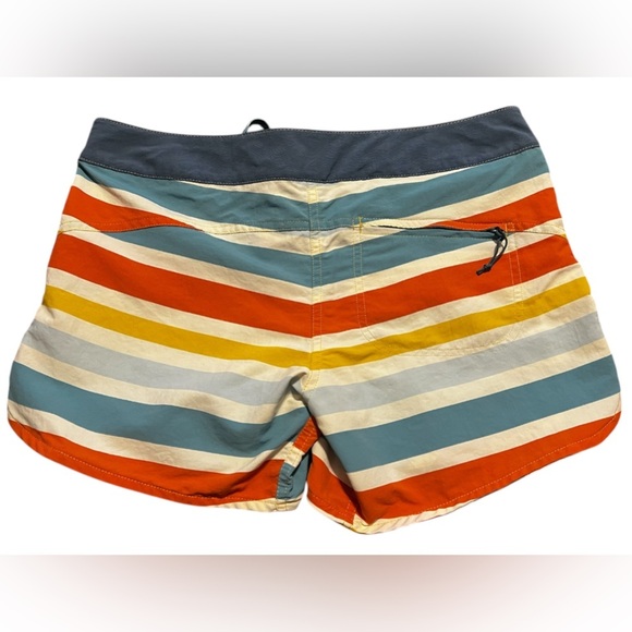 Patagonia Wavefarer 5” Women’s Boardshorts in Surfboard Yellow - Picture 2 of 10